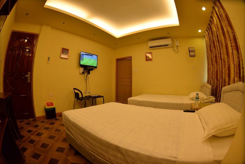 New Golden Forward Hotel Янгон Екстериор снимка