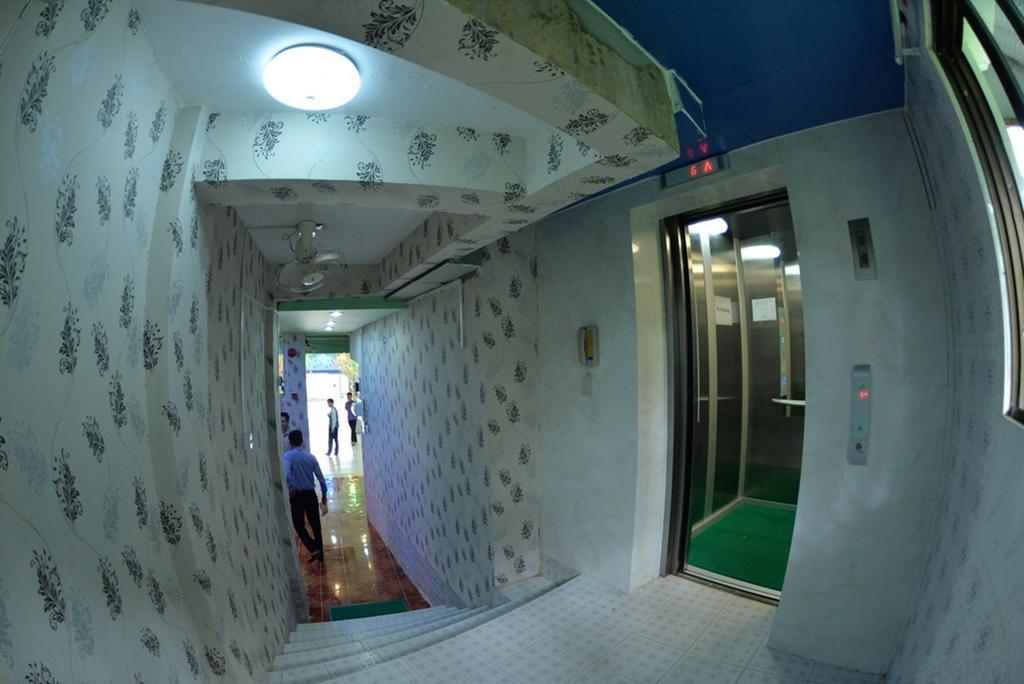New Golden Forward Hotel Янгон Екстериор снимка