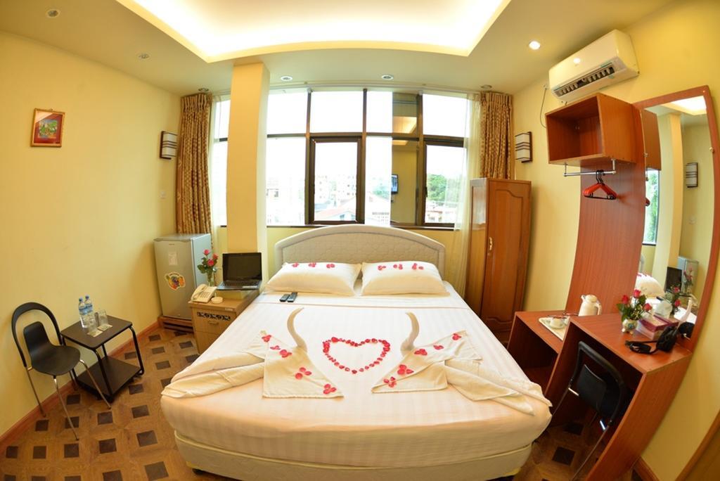 New Golden Forward Hotel Янгон Екстериор снимка