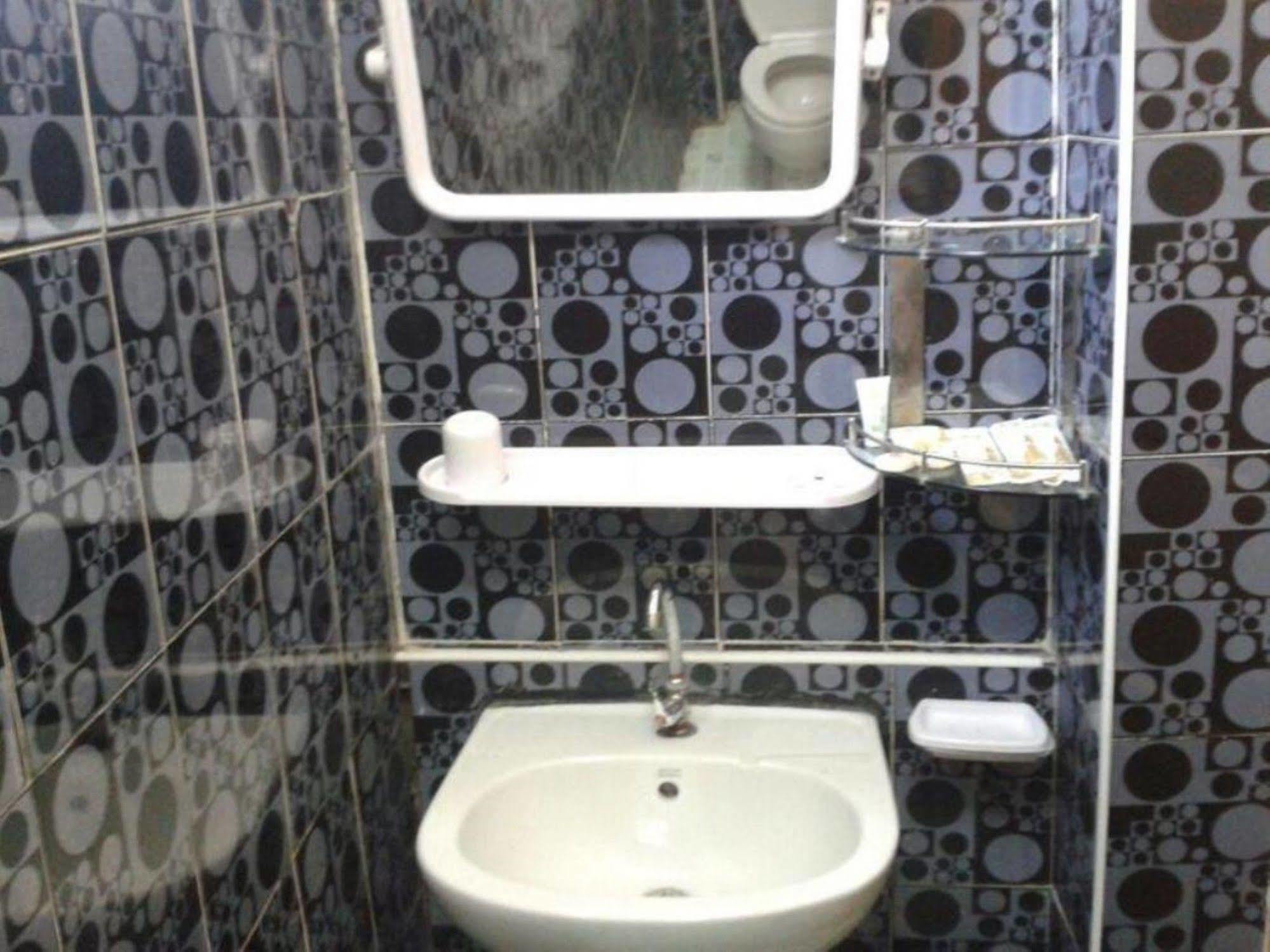 New Golden Forward Hotel Янгон Екстериор снимка