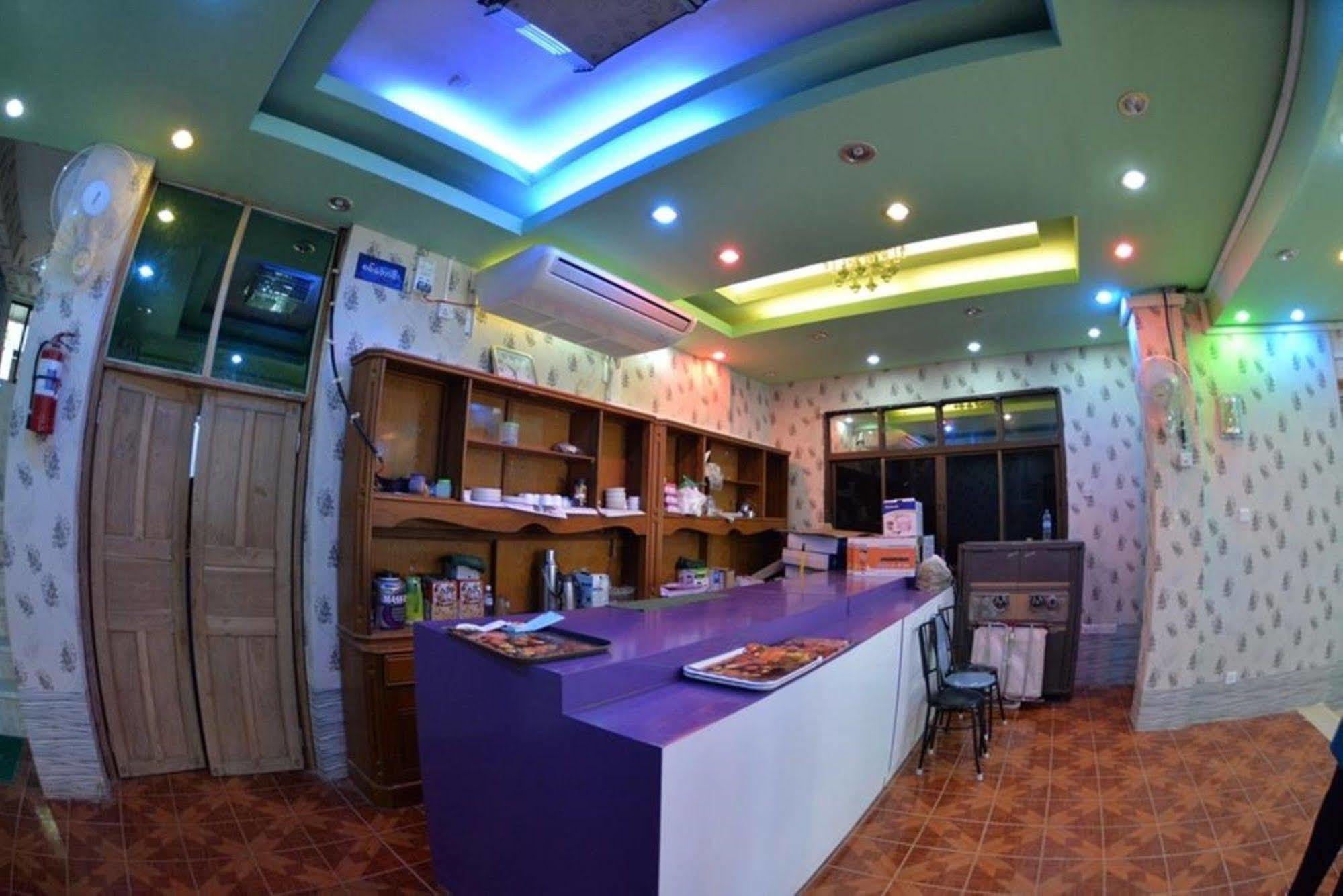 New Golden Forward Hotel Янгон Екстериор снимка
