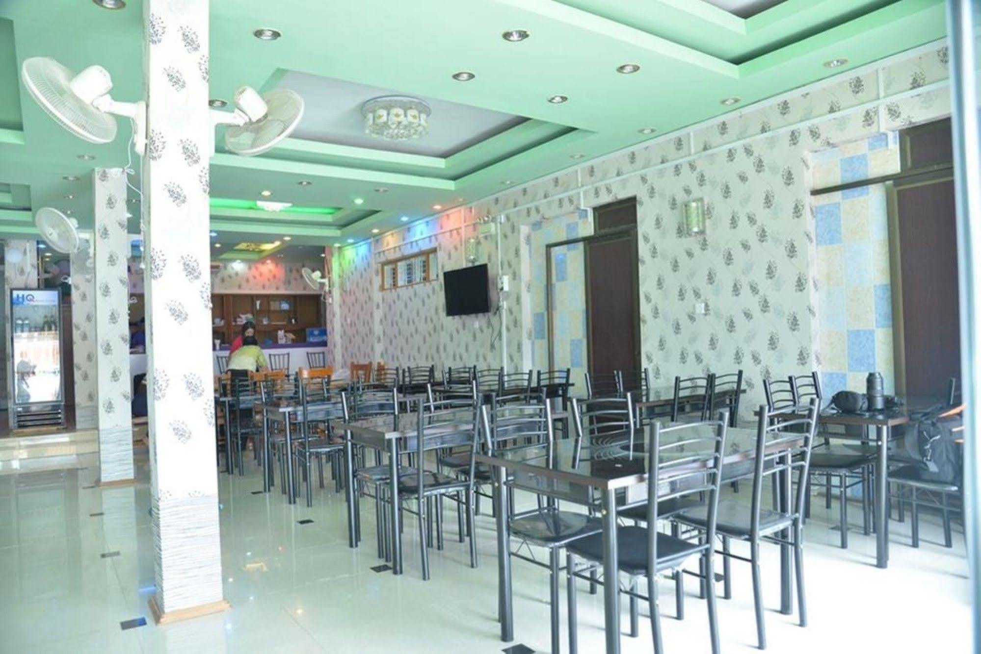 New Golden Forward Hotel Янгон Екстериор снимка